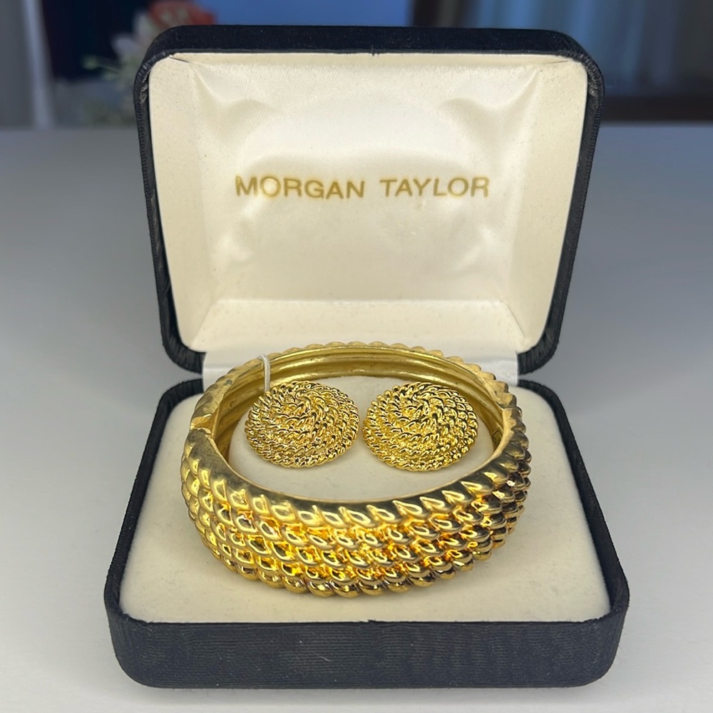 Vintage Morgan Taylor Gold tone Pierced Earrings and Bracelet set, Origi…